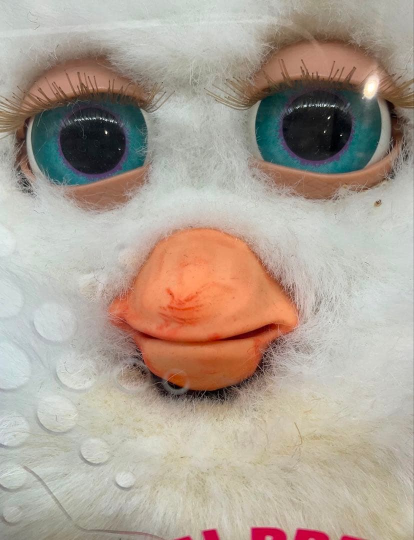 ハ*郎様 ★未開封品★ ファービー2 白 ベージュ 英語版 ブルーアイ 青目 2