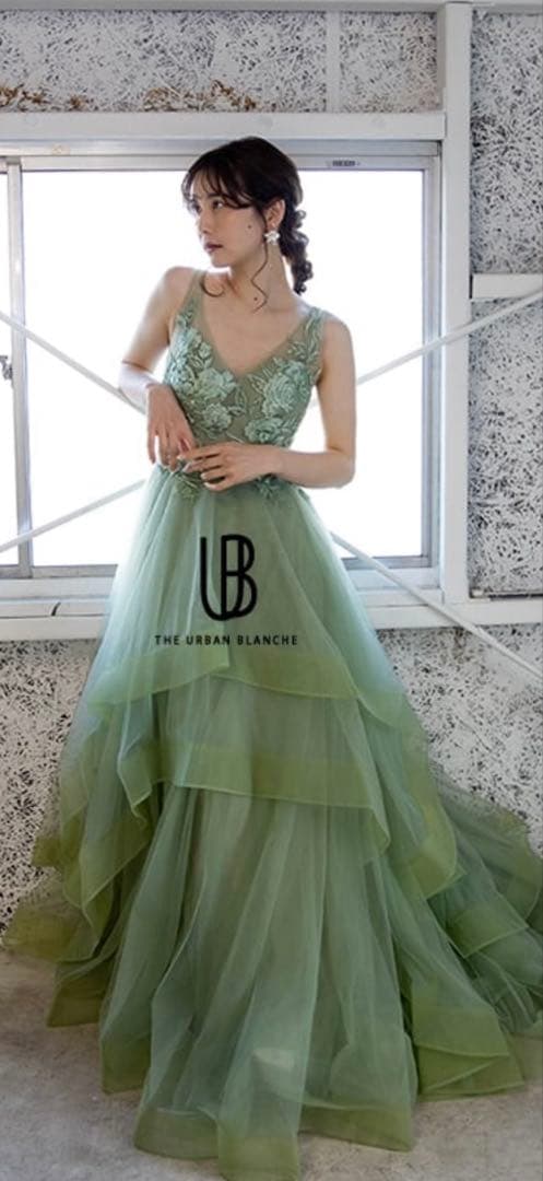 ⭐︎年末までの限定価格⭐︎THE URBAN BLANCHE カラードレスグリーン