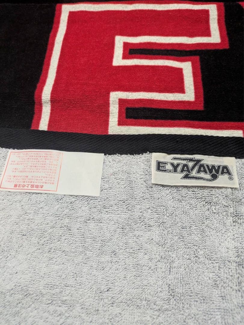 矢沢永吉SBTスペシャルビーチタオル　（ロゴ蓄光）ブラック/レッド