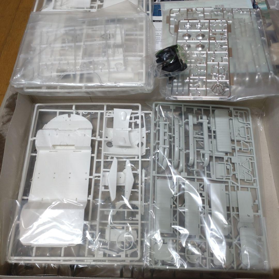 自動車 Revell 1/16 Volkswagen T1 Samba Bus