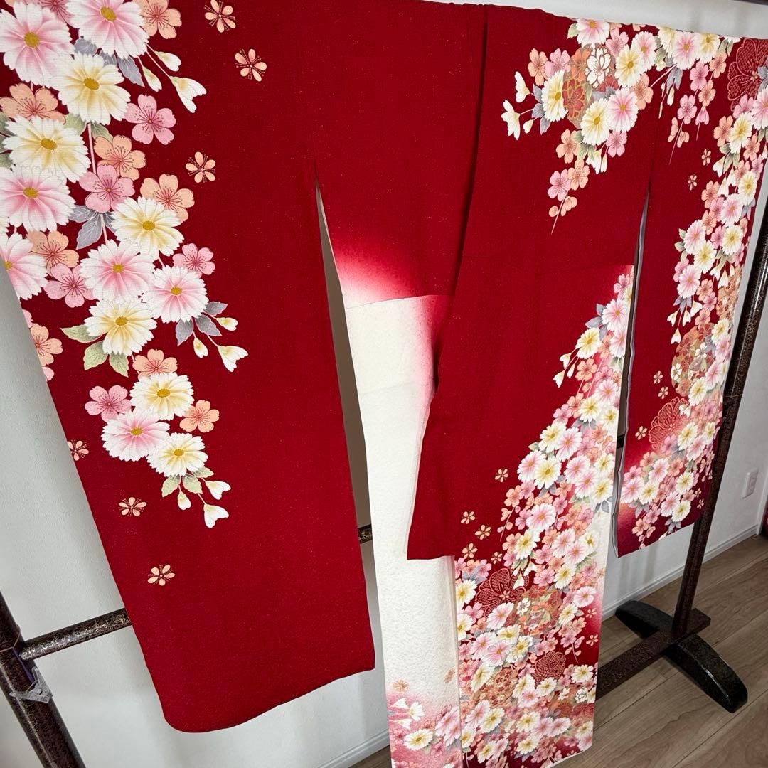超美品　正絹　現代振袖　成人式　着物　162㎝　紅　赤　白　金糸　刺繍　花柄