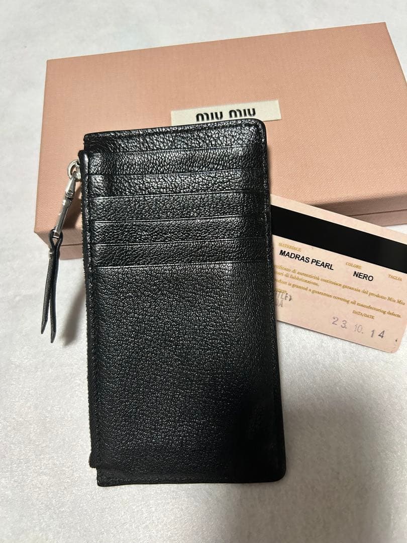 MIUMIUカードケース マルチケース ケース マドラスパール 黒