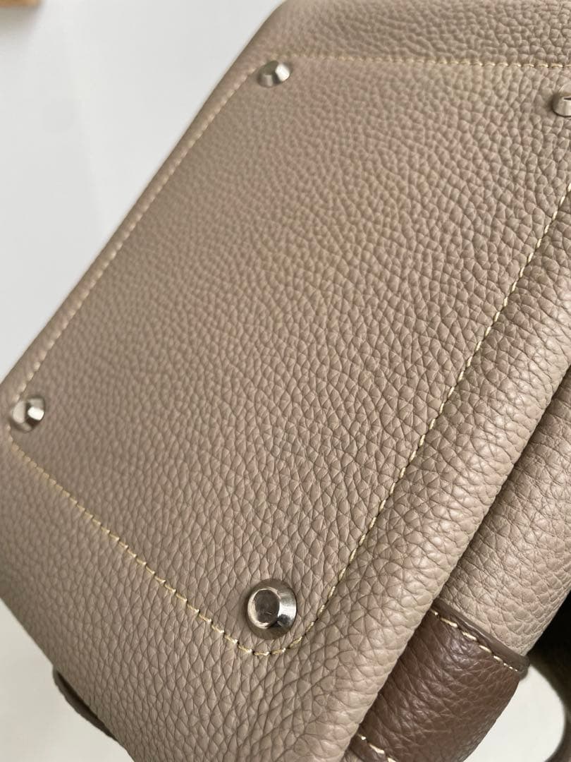 す*り様 ル・ボナー　コンフェッティ　外観美品　内部にペン跡あり