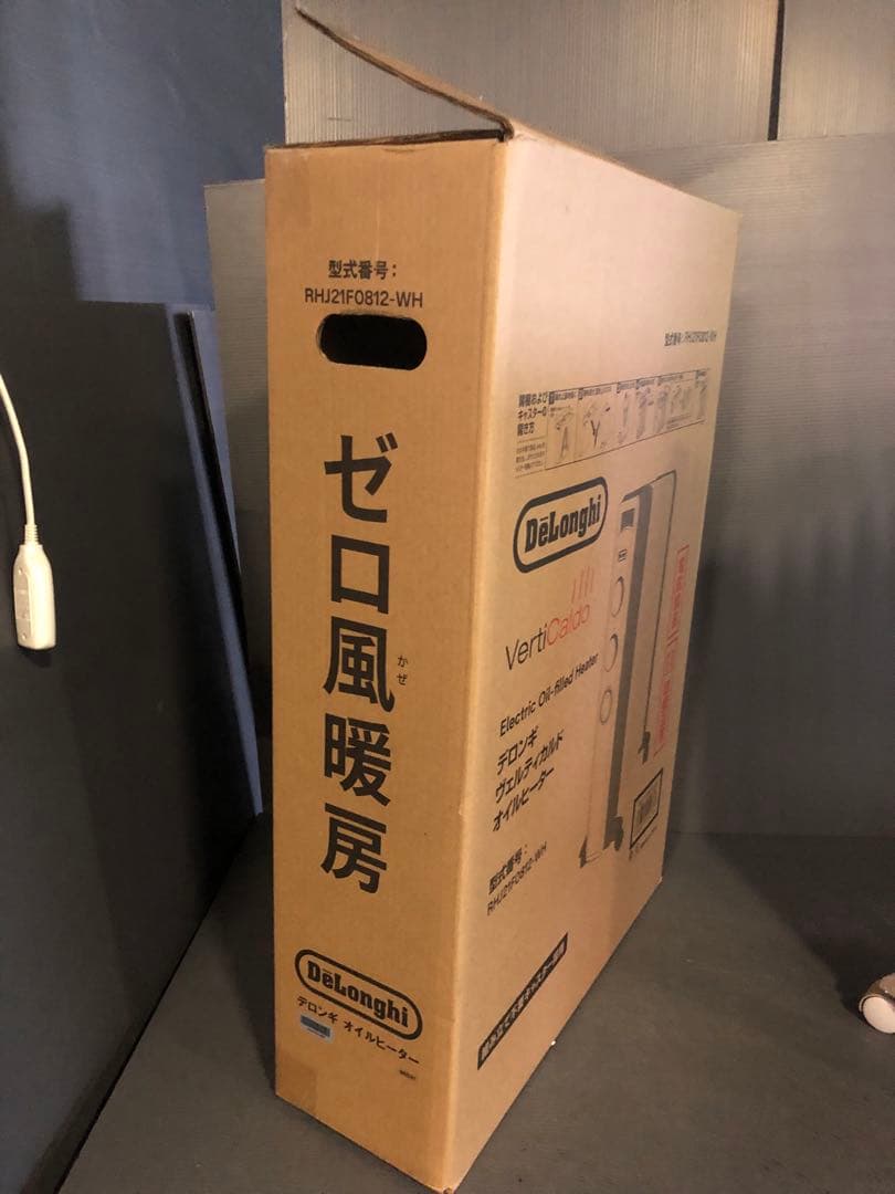 【未使用品】デロンギオイルヒーター　RHJ21F0812-WH