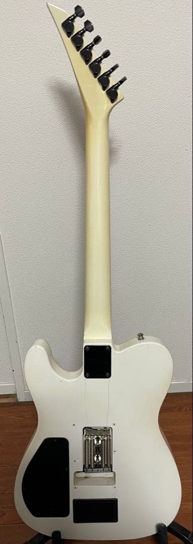 fernandes BT-115 今井寿モデル　エレキギター ホワイト