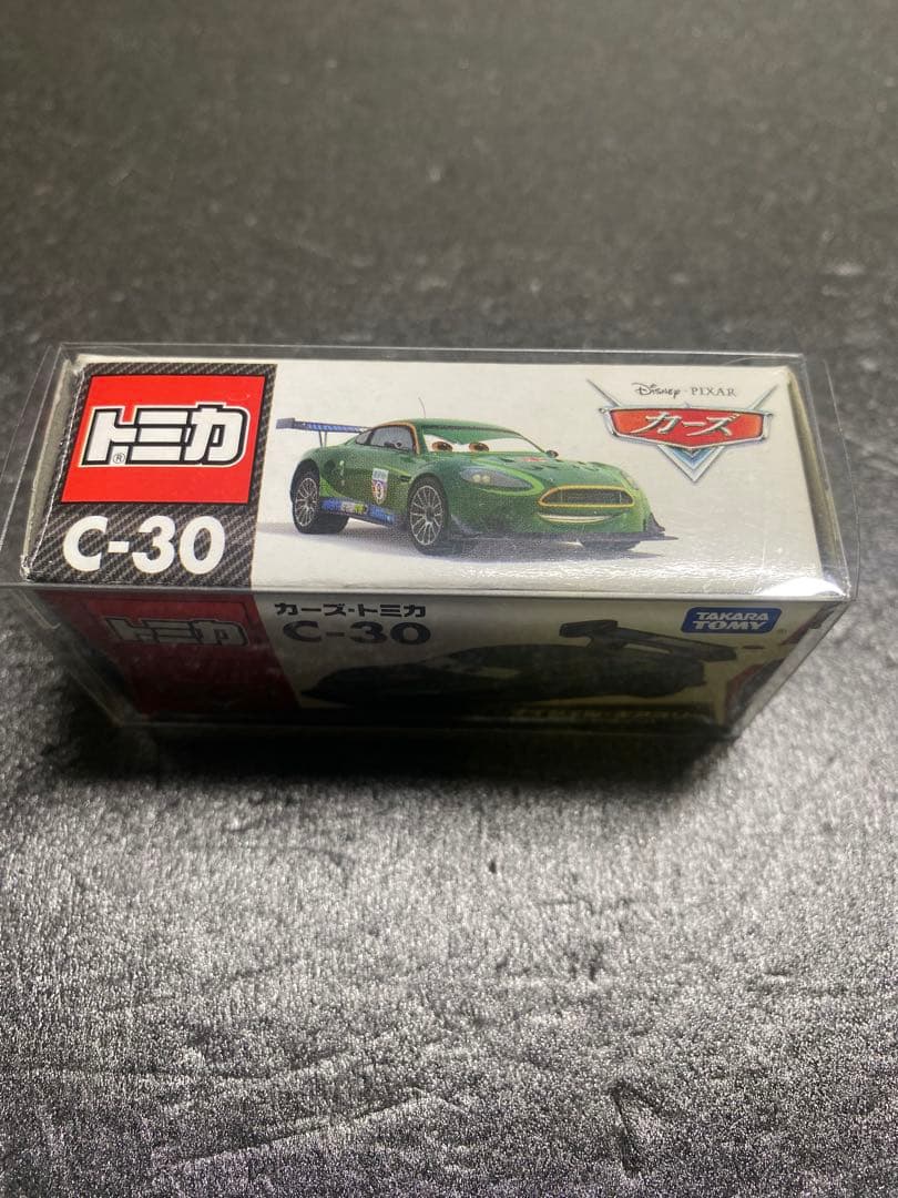 カーズ　トミカ　廃盤品　新品未使用品　ナイジェル　ギアスリー　スタンダードタイプ