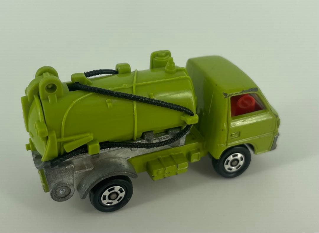 トミカ 三菱キャンターグリットスイパー　水道局のタンク車