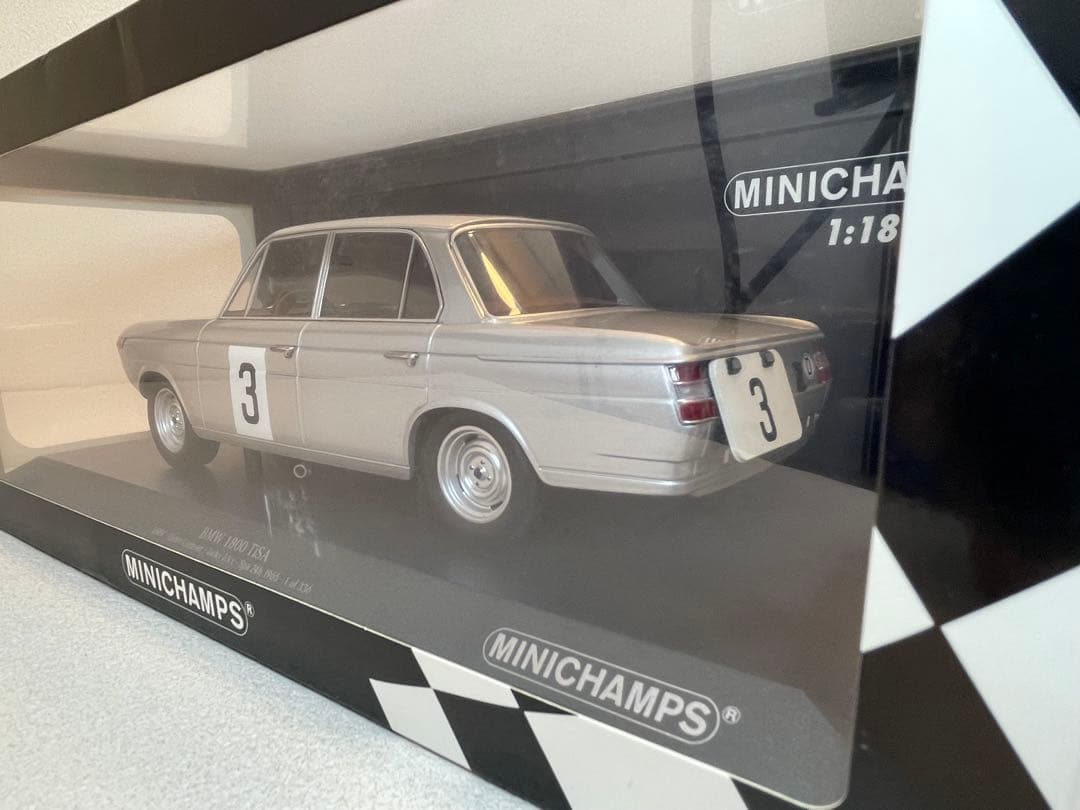 ミニチャンプス社製 1/18 BMW 1800 TiSA