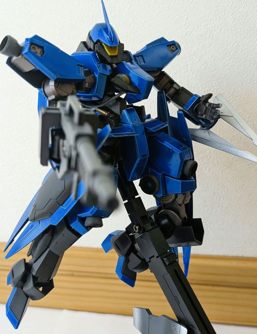 【塗装リペイント完成品】シュヴァルべグレイズ マクギリス機 1/100 台座付き