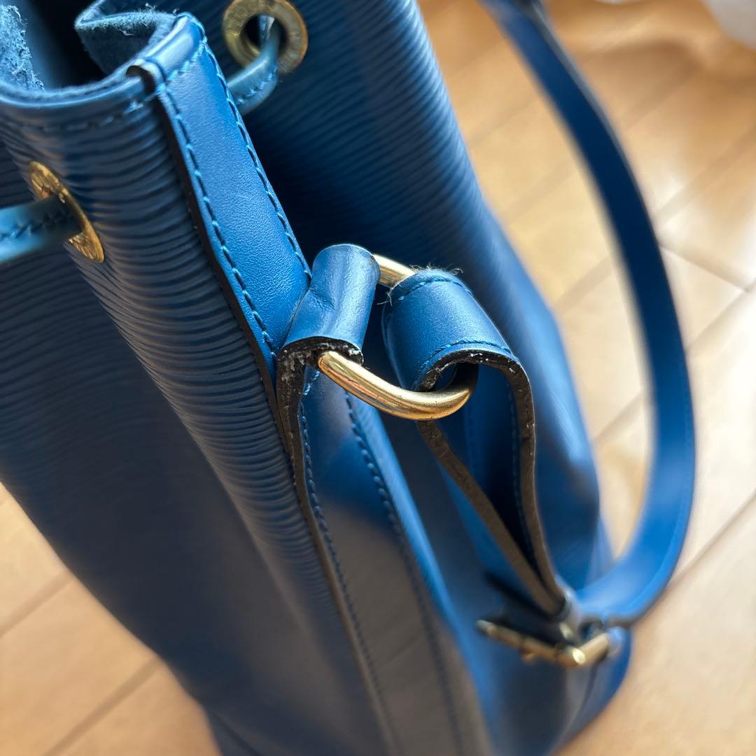 ルイヴィトン エピ ノエ ショルダーバッグ ブルー