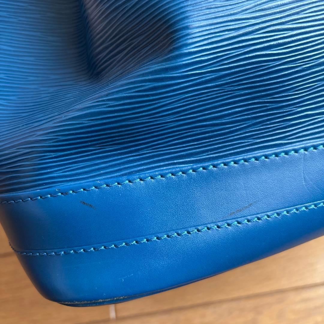 ルイヴィトン エピ ノエ ショルダーバッグ ブルー