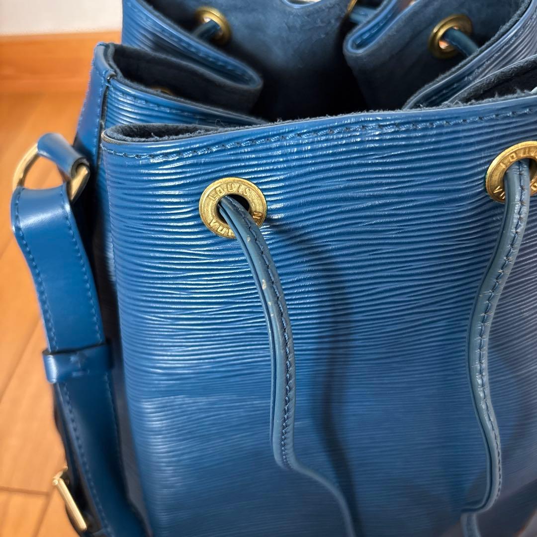 ルイヴィトン エピ ノエ ショルダーバッグ ブルー
