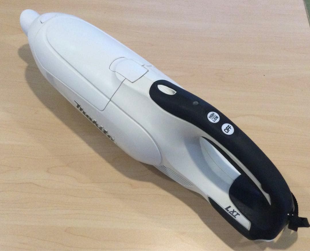 Makita 充電式スティッククリーナー CL182FD　【充電器付き】