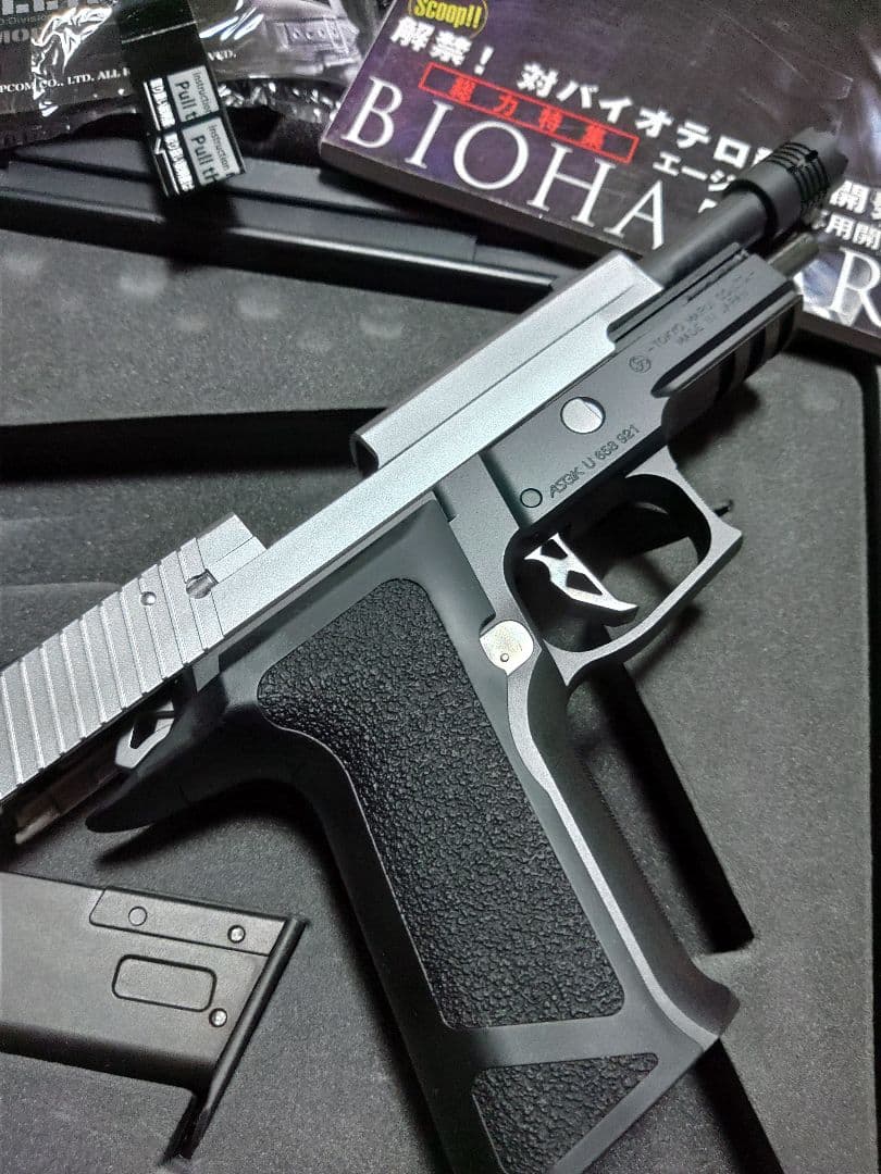 東京マルイ　センチネル ナイン　レオンモデル　バイオハザード　特集雑誌付き