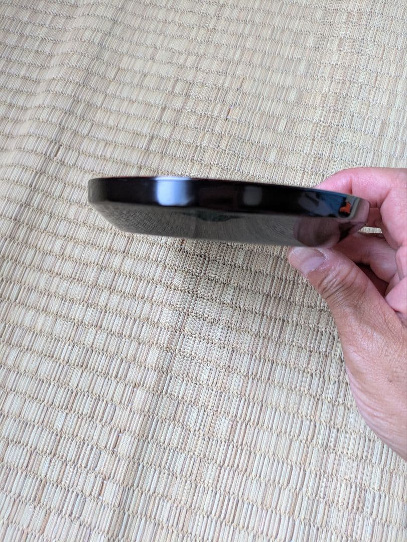 津軽塗の入れ物と皿