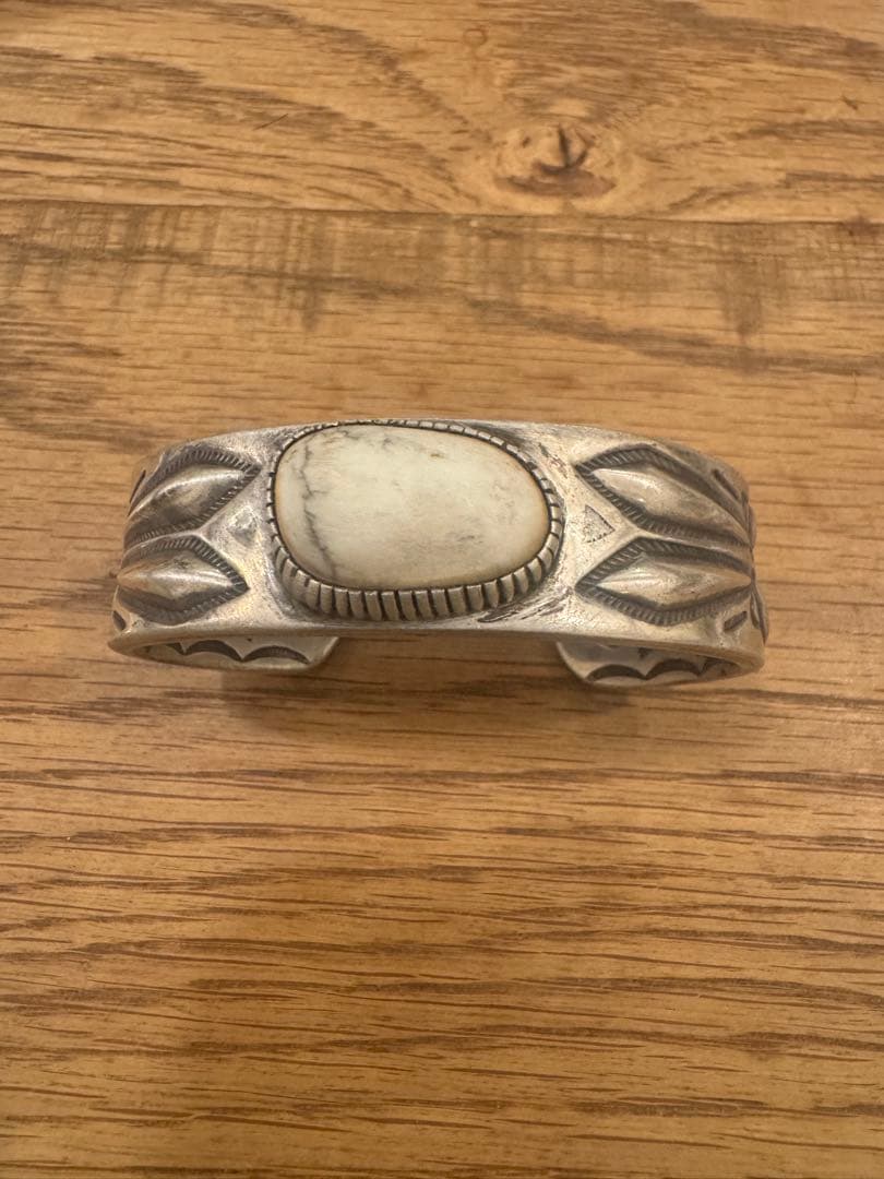 レイ　アダカイ　シルバー　バングル