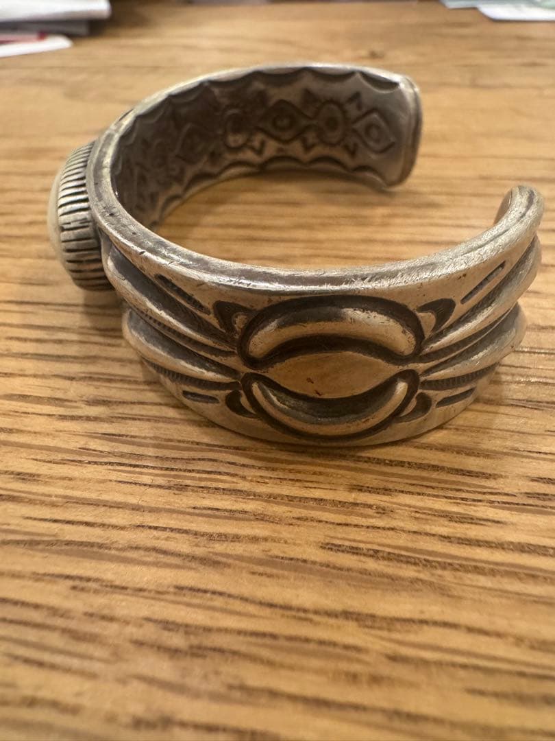 レイ　アダカイ　シルバー　バングル