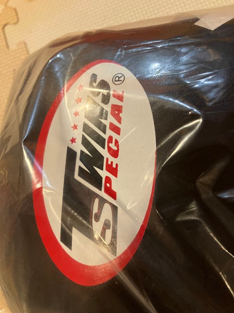 新品 Twins ボクシンググローブ 14oz