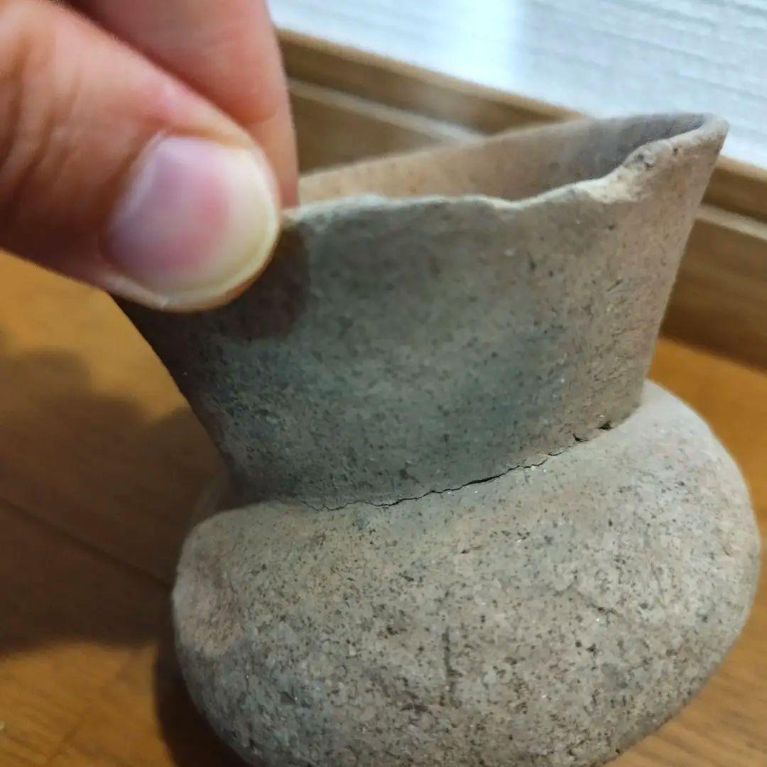 m*a様 発掘品　弥生土器の小壺　シャープな形　珍しい状態良好！