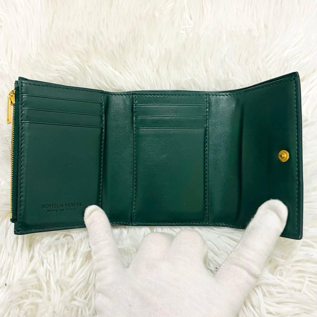 極美✨付属完備✨ボッテガヴェネタ 三つ折り財布 カセット レザー グリーン