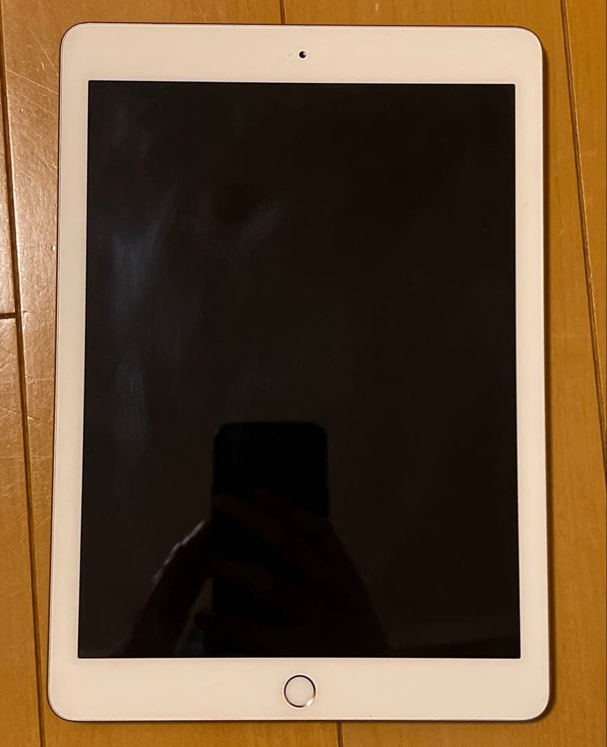 iPad（第5世代）ゴールド 32GB 純正カバー付