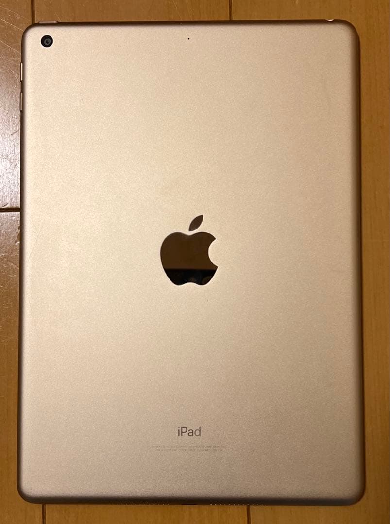 iPad（第5世代）ゴールド 32GB 純正カバー付