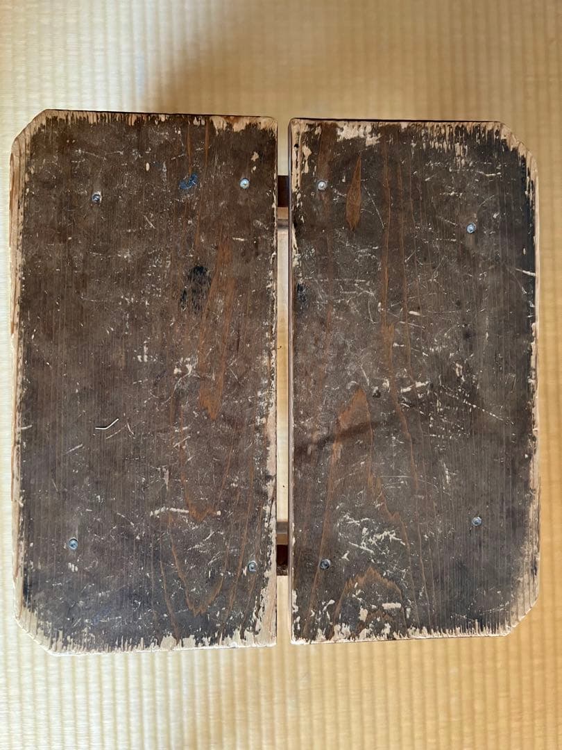 アンティークチェア　無垢材　木製　昭和レトロな学校の椅子　スツール　花台