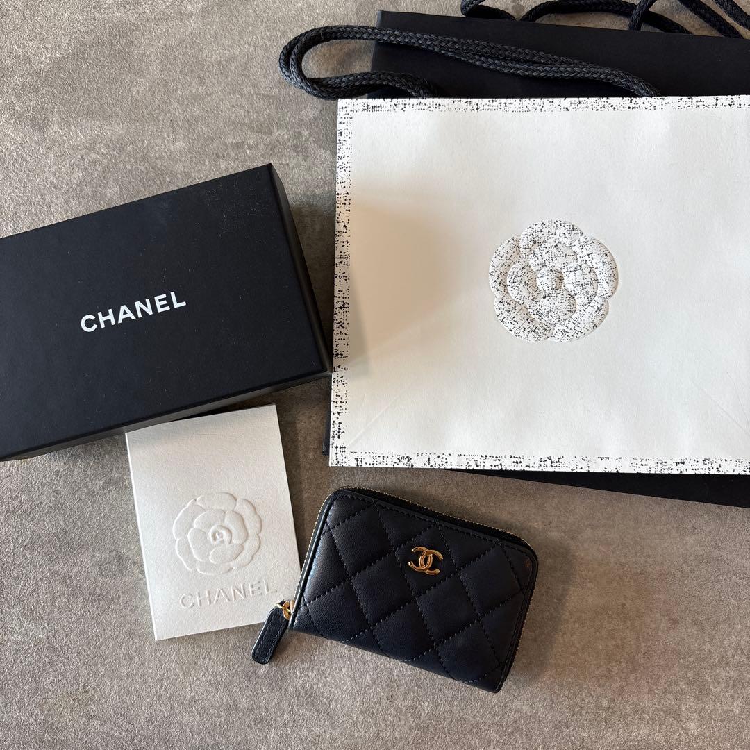 CHANEL クラシックジップパース　ラムスキン　ブラック　ゴールド金具