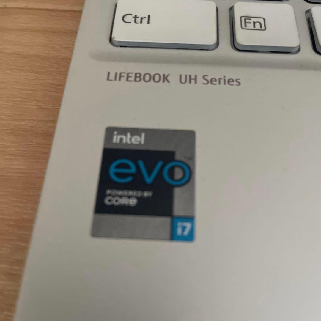 富士通 FMV LIFEBOOK UH90/E3 834g