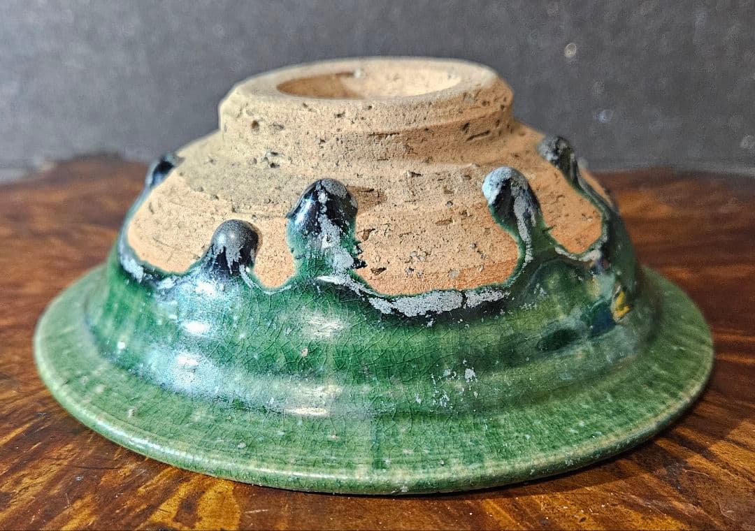 中国古美術　中国古陶磁器　古玩　漢時代　漢緑釉　兜形鉢【抜群の銀化の景色❗