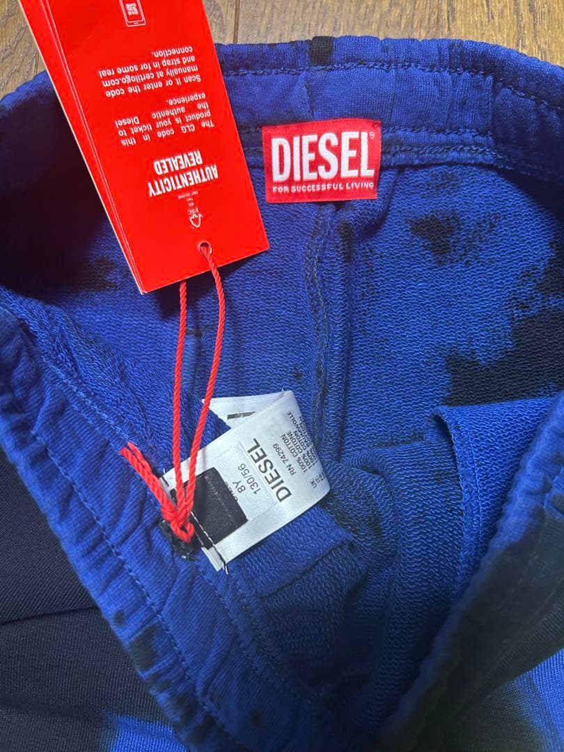 新品タグ付き★ディーゼル★トレーナーとパンツ2点セット8Y
