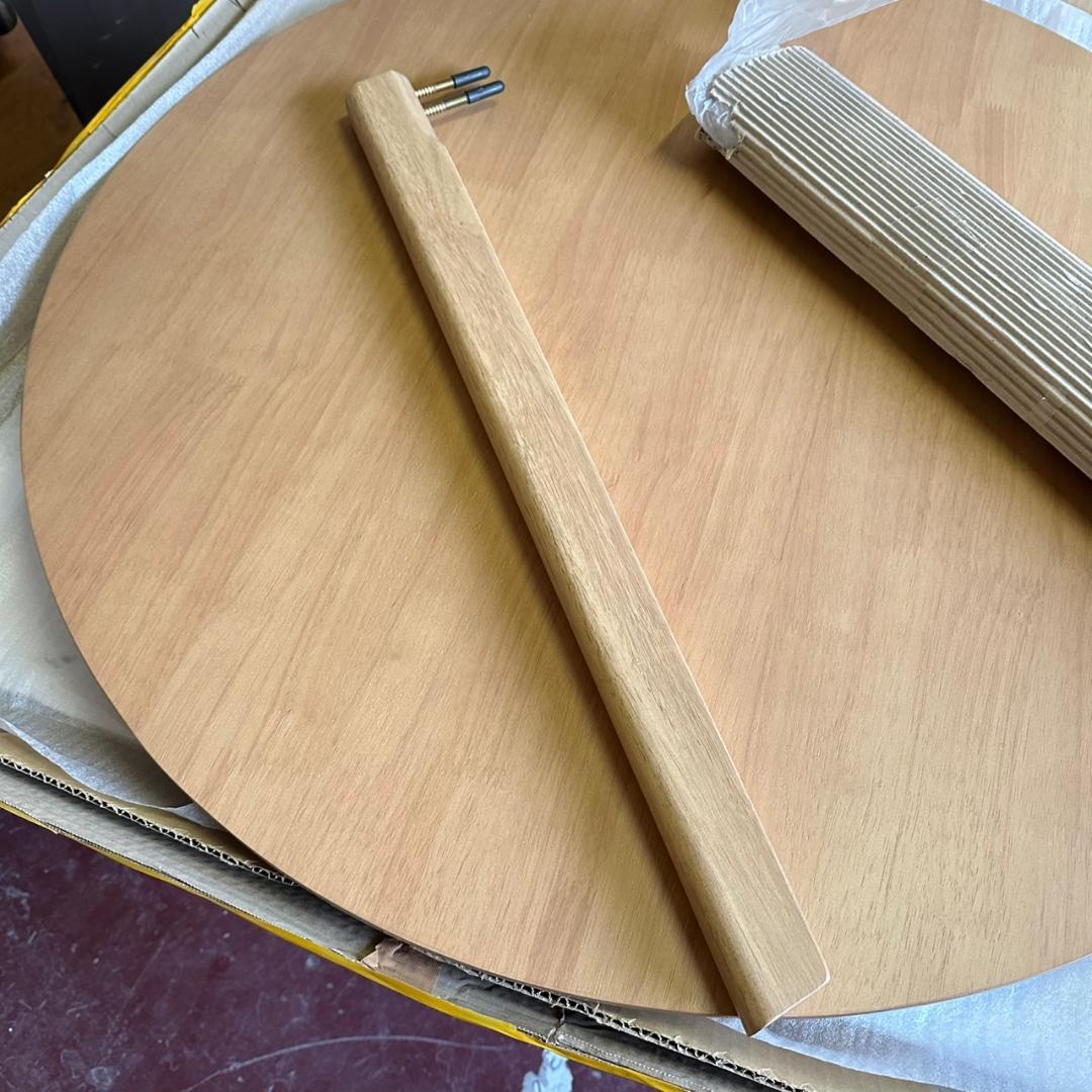 ダイニングテーブル　(約)幅90×奥行90×高さ70cm