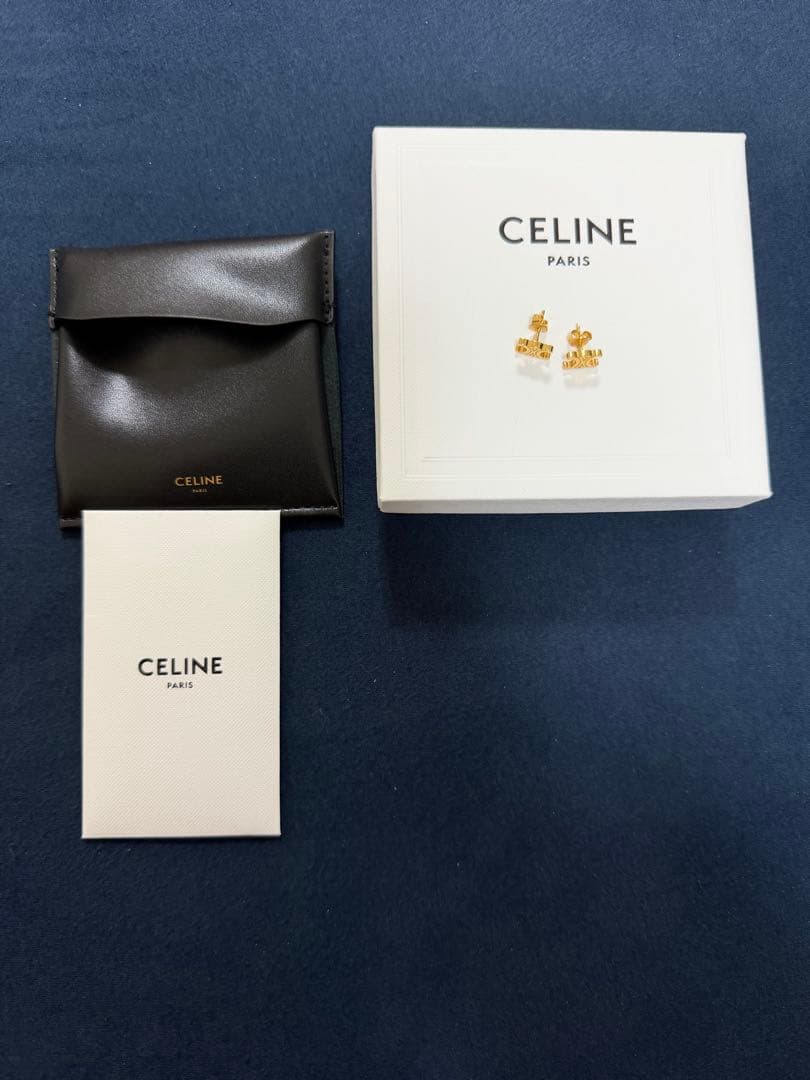 CELINE トリオンフ ピアス