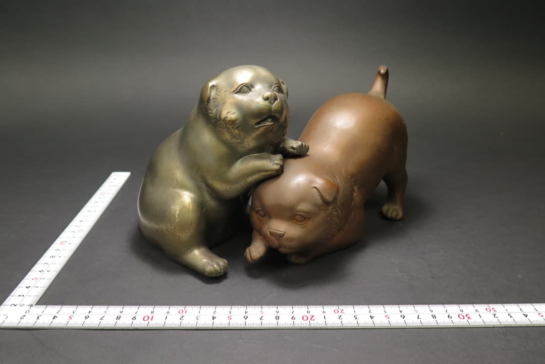 【即購入可】銅製／仔・子犬／いぬ／一対／飾・置物／芳山／骨董／古美術／金属／工芸