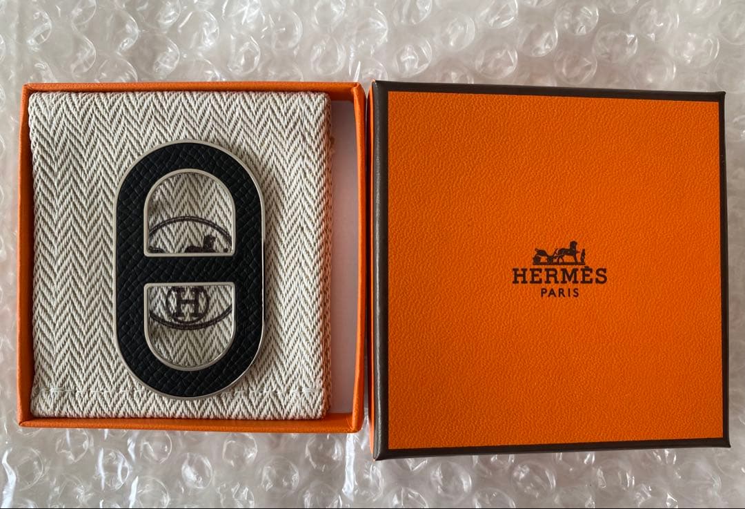 エルメス　ブローチ　シェーヌダンクル　黒　シルバー　エプソン　バッチ　新品本物