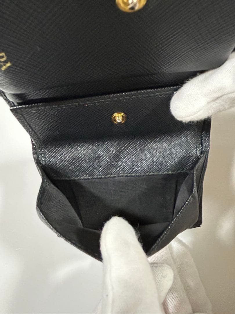 プラダ 2つ折り財布 レザー 三角ロゴ ブラック 美品　1MV204