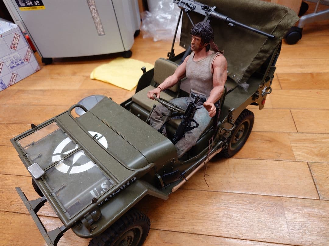 ジープ アクションフィギュア付き