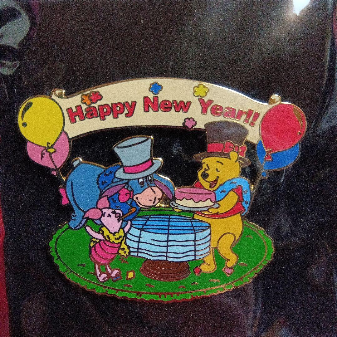 Disney Pin★くまのプーさんピンバッジ★限定200個　保管品