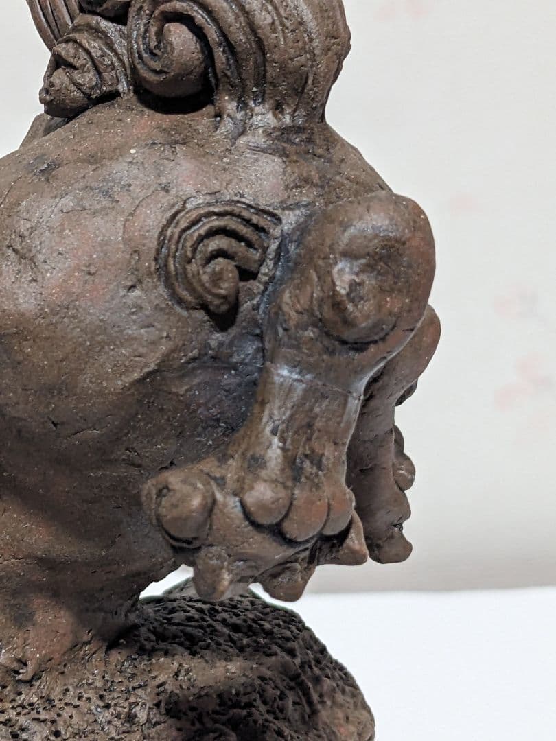 ♦沖縄 やちむん シーサー 足跳ね上げ香炉 魔除け 縁起物 置物飾り 骨董品