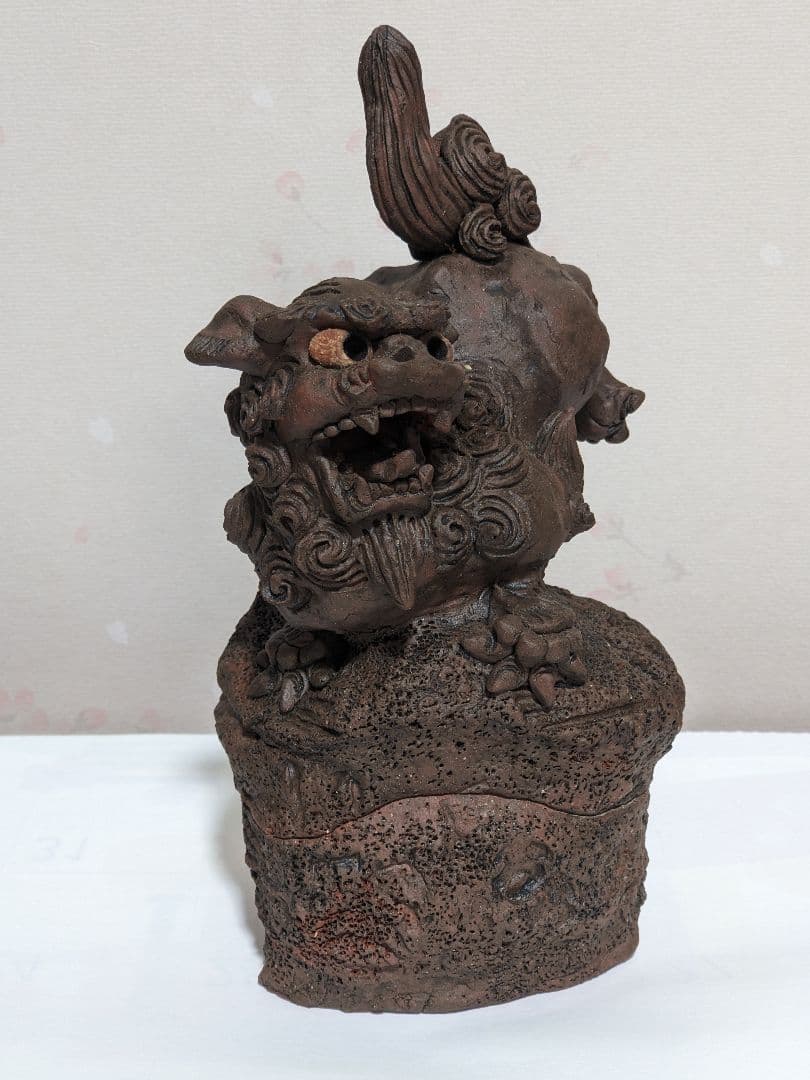 ♦沖縄 やちむん シーサー 足跳ね上げ香炉 魔除け 縁起物 置物飾り 骨董品