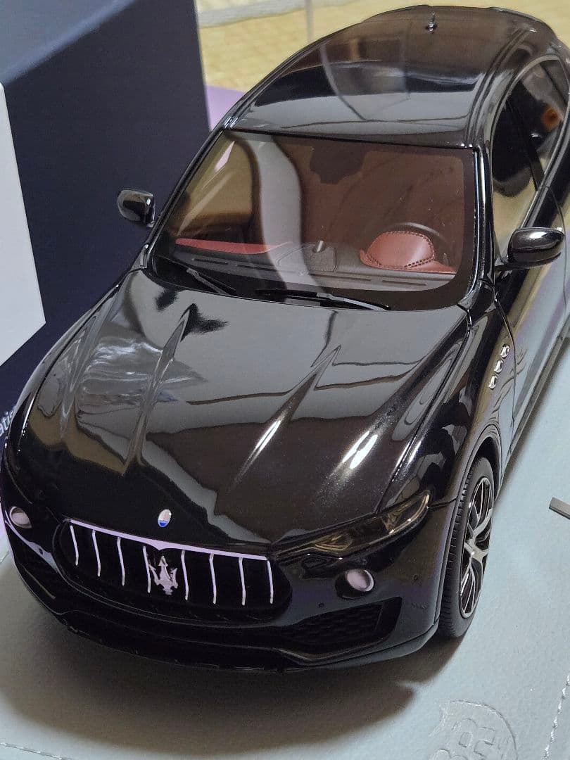 200台限定シリアルナンバー入りBBR製 マセラティ レヴァンテ 1/18