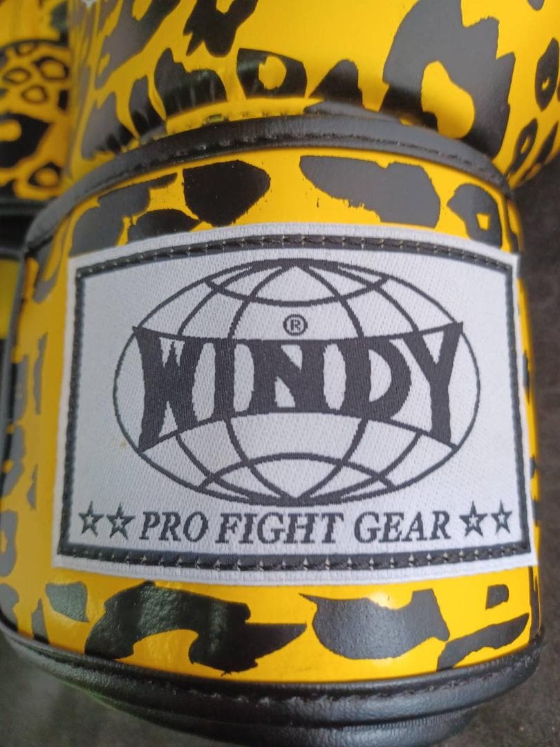 【未使用新品】　WINDY　ボクシンググローブ　16オンス　レオパード柄