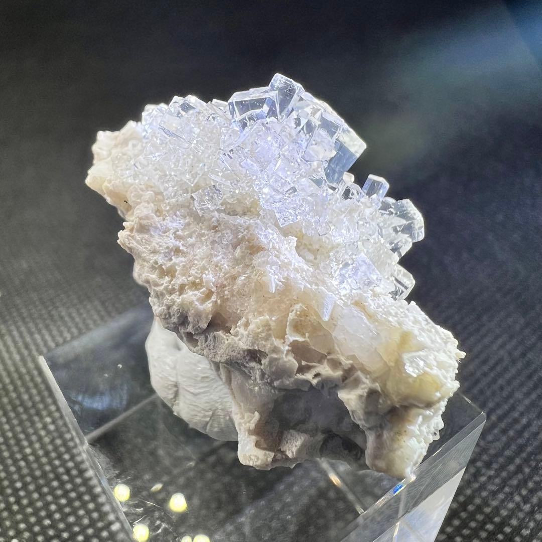 ヤオガンシャン産　カラーレスフローライト　テリ、ツヤ抜群！