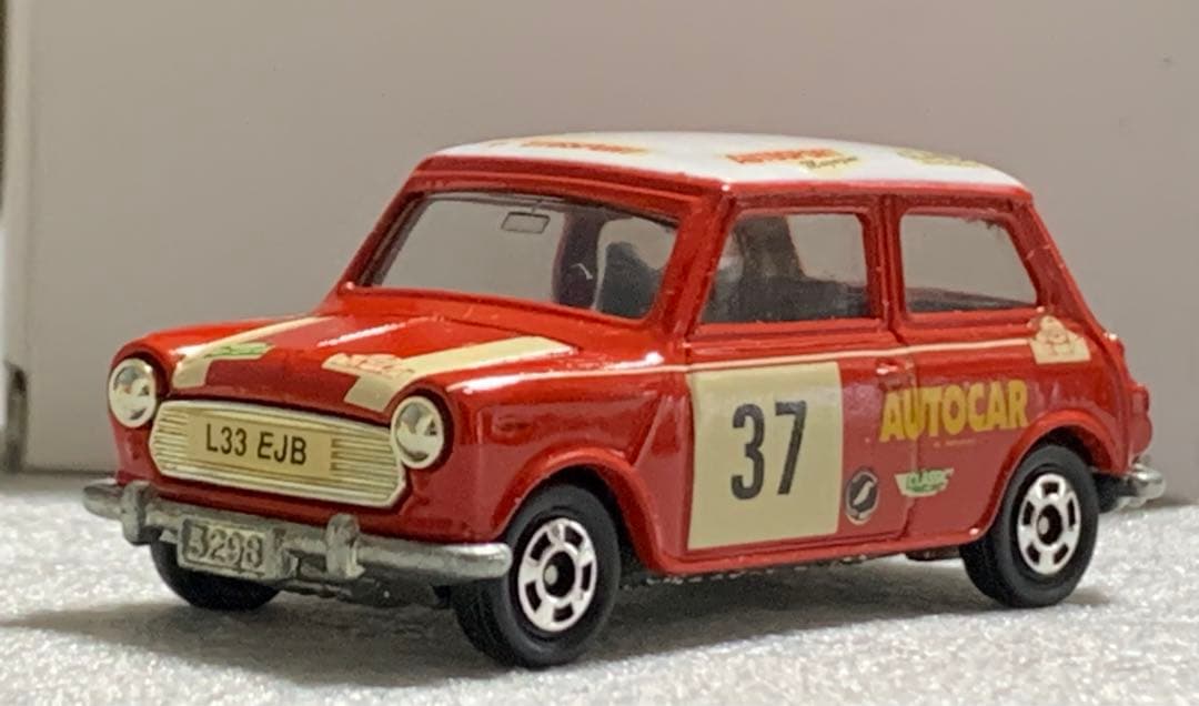 トミカ ミニクーパー トラフィック AUTOCAR ゼッケン37