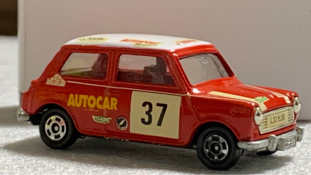 トミカ ミニクーパー トラフィック AUTOCAR ゼッケン37