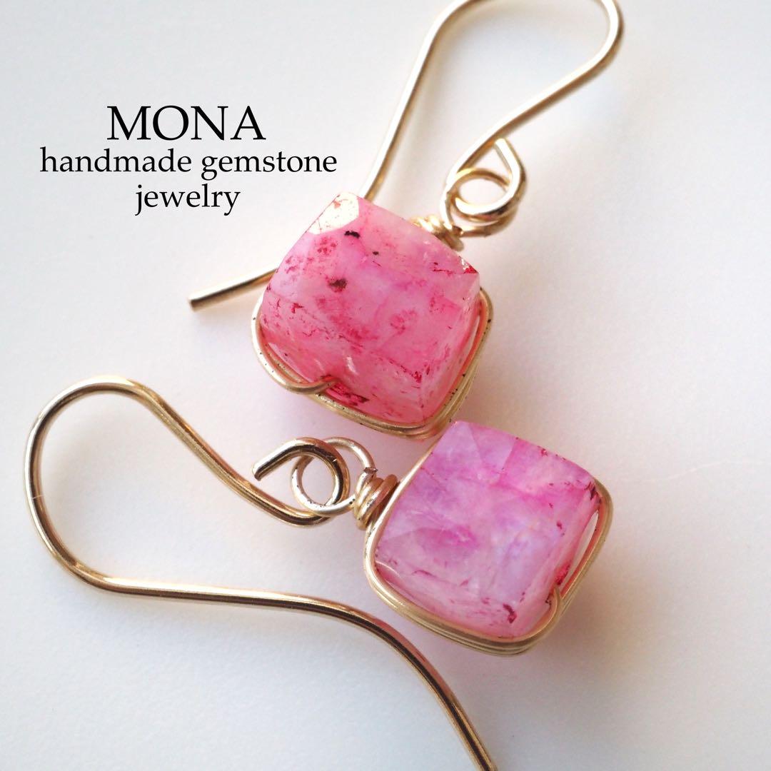 【はくとん( 'ω')ŧ‹\"ŧ‹\"】モザイクホワイトシェルのイヤリング