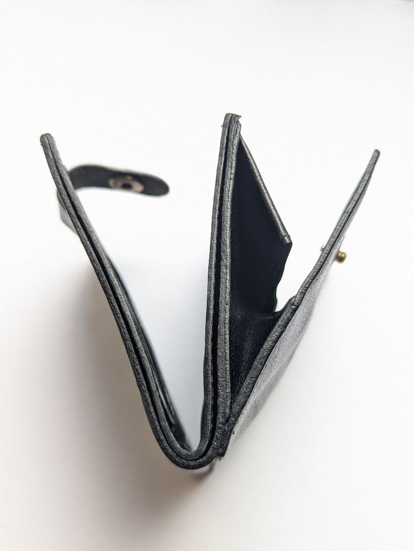 イルビゾンテ スクエアウォレット ブラック 美品 シボ加工 男女兼用