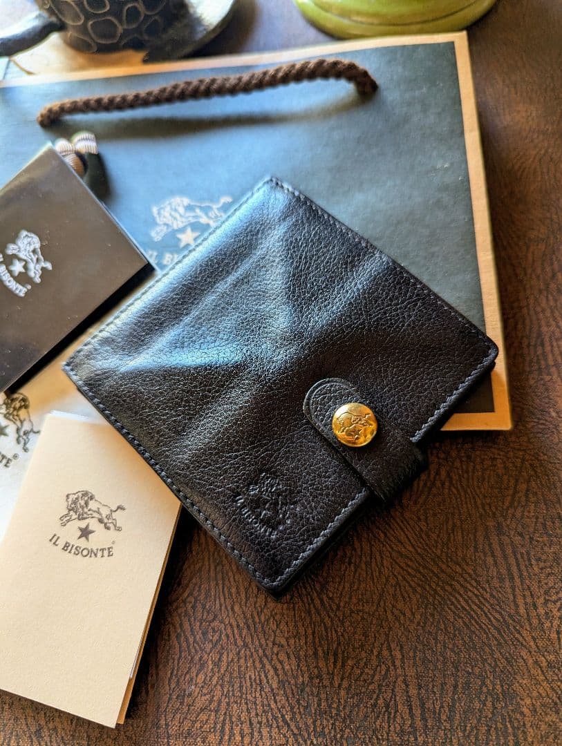 イルビゾンテ スクエアウォレット ブラック 美品 シボ加工 男女兼用