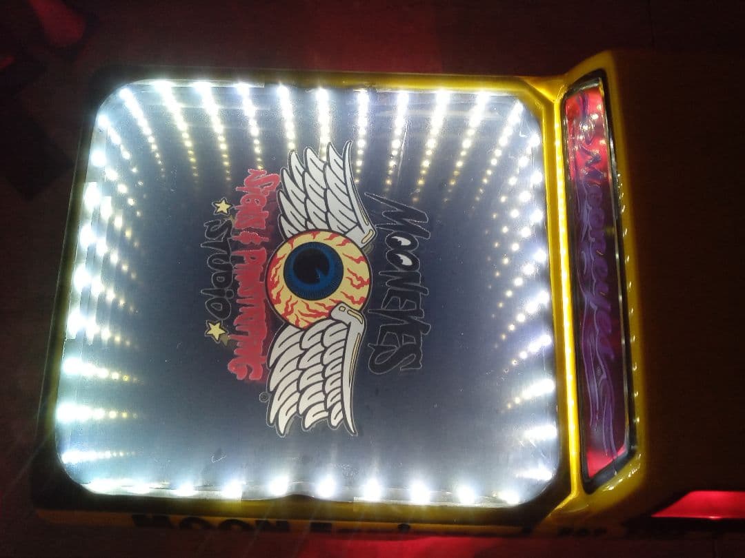 ストリートジャム製 トヨタ ハイラックス80 トラッキン ムーンアイズ仕様♪