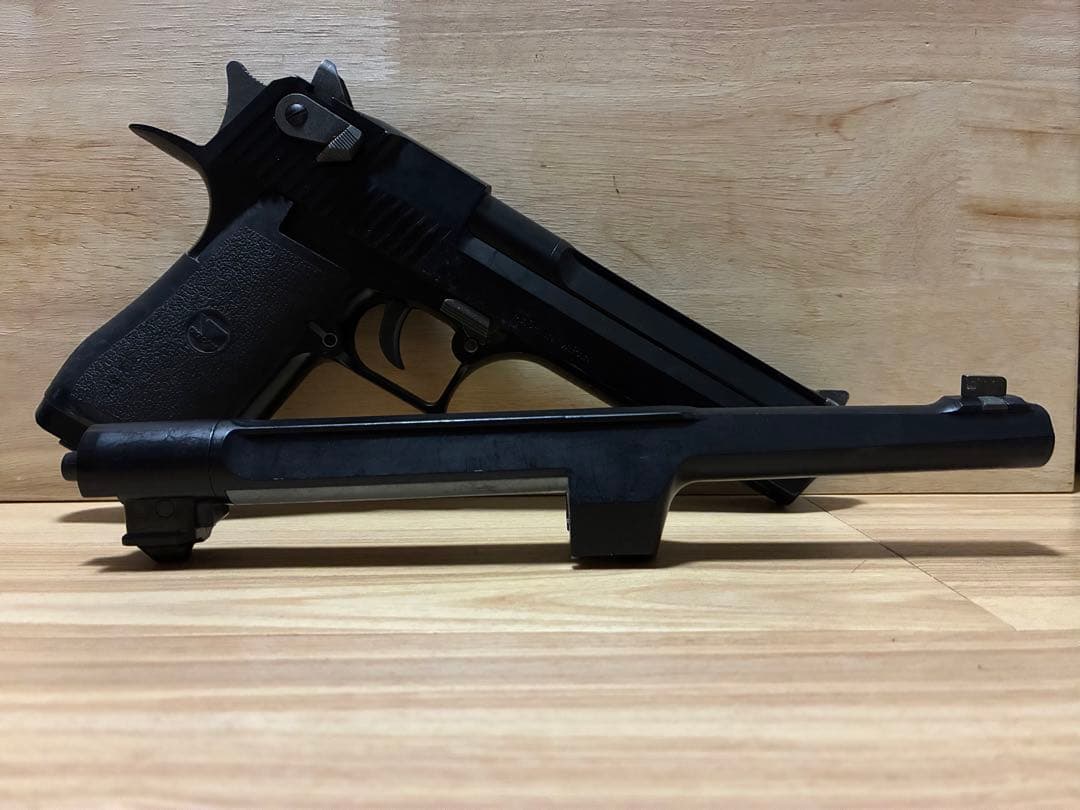 東京マルイvz61 スコーピオン　固定ガスガン デザートイーグル　2丁セット